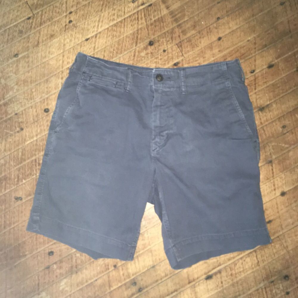 American Eagle classic blue flat front size 30 chino shorts